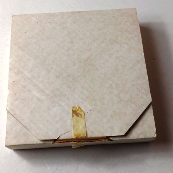 American Artists Collector's Plate "The Water Trough" by Fred Stone Issued 1992 - Picture 7 of 7